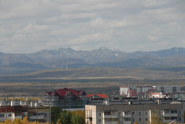 Южно-Сахалинск.  Восточная часть города. Вид с ул. Есенина. Сахалин. (архивное 2007 г.) Sakhalin. (marka) - marka