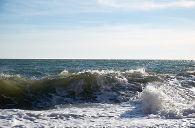 Большие волны на побережье Черного моря в зимний день - Koralex2014