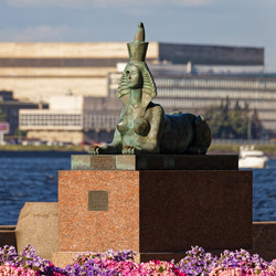 Метафизические сфинксы, 1995 год. Художник Михаил Шемякин. Памятник жертвам политических репрессий. Санкт-Петербург, Воскресенская набережная, 14 - donsun