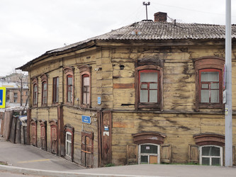 Г. Иркутск. Старый дворик. Фасад, окна, ворота. Irkutsk (marka) - marka