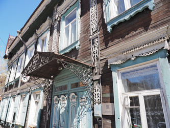 Г. Иркутск. Старый дворик. Фасад, окна, ворота. Irkutsk (marka) - marka