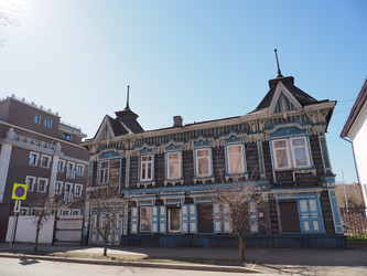 Г. Иркутск. Старый дворик. Фасад, окна, ворота. Irkutsk (marka) - marka