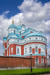 Преображенский собор на Валаамском острове, Россия. Вид на апсиду. Византийская русская каменная архитектура, стены из красного кирпича - borisb17