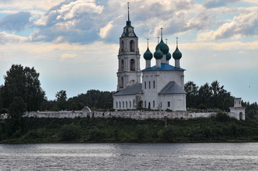 Храм Диево-Городище - PhotoStudent