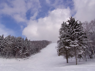 Горнолыжный комплекс «Горный воздух». Сахалин. View of the ski complex "Gorny Vozduh". Sakhalin. (marka) - marka