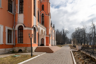 Главный усадебный дом в псевдоготическом стиле в усадьбе Марфино и у Нижнего Большого Марфинского пруда - kostya6969
