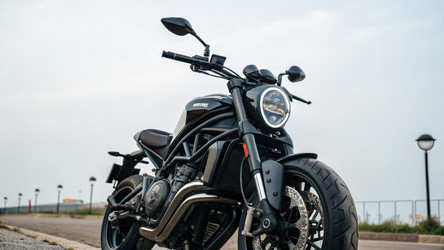 Мотоцикл Ducati припаркован на дороге на фоне чистого неба. Генеративный искусственный интеллект - RomanZ