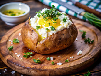 Запеченный картофель по-деревенски с расплавленным сыром и травами. Генеративный ИИ - RomanZ