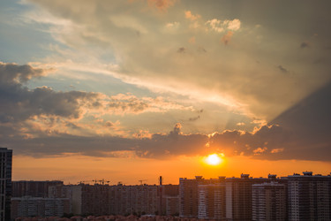 Панорамный закат. Красивые фотографии облаков. Вид на город - Milla_Zelenyuk