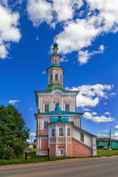 Рождественский храм в Тотме, Россия, вид на фасад со стороны главного входа. Историческая достопримечательность Тотмского барокко - borisb17