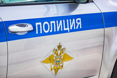 Борт полицейского автомобиля России с надписью «ПОЛИЦИЯ» - Xandery