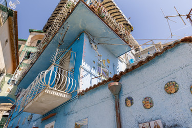 Италия. Виетри-суль-Маре. Виды улиц города Виетри-суль-Маре.   Italy. Vietri sul Mare. Views of the streets of Vietri sul Mare - ffoto-graff