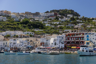 Италия. Остров Капри. Порт Марина Гранде. Морской транспорт.
Italy. Capri Island. Marina Grande Port. Marine Transport - ffoto-graff
