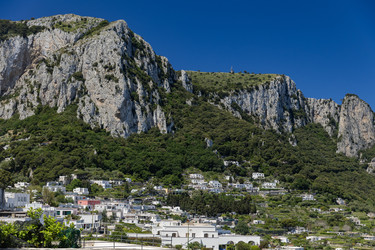 Италия. Остров Капри. Вид сверху на остров Капри.
Italy. Aerial View of Capri Island - ffoto-graff