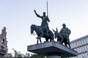 Бельгия. Брюссель. Памятник Дон Кихоту и Санчо Пансе.
Belgium. Brussels. Don Quixote and Sancho Panza Monument - ffoto-graff