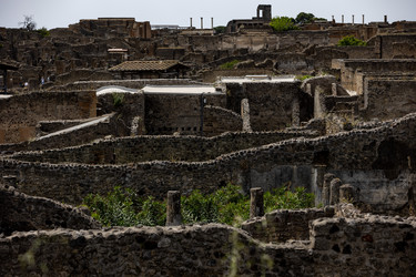 Италия. Помпеи. Руины домов в археологическом парке.
Italy. Pompeii. Ruins of Homes in the Archaeological Park - ffoto-graff