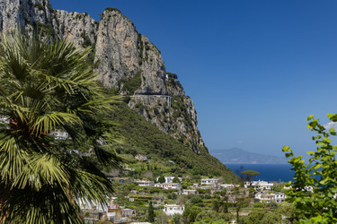 Италия. Остров Капри. Вид сверху на остров Капри.
Italy. Aerial View of Capri Island - ffoto-graff