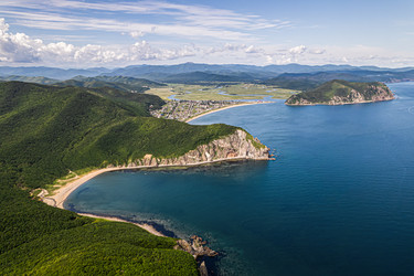 Приморский край, вид с высоты на море и горы - qvazzimota