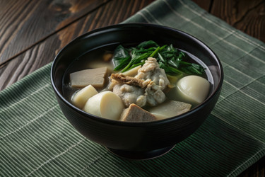 Вкусный суп из свиных ребрышек с дайконом и свежей зеленью на деревянном столе. Генеративный искусственный интеллект - RomanZ