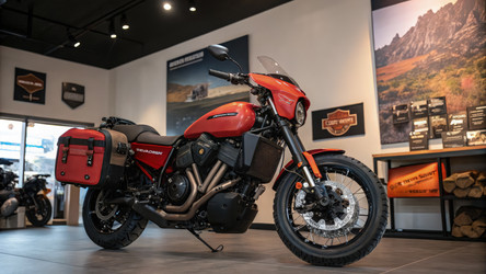 Подробный обзор мотоцикла Harley-Davidson Pan America Standard Model. Генеративный искусственный интеллект - RomanZ