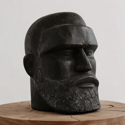 Каменная скульптура мужчины с черной бородой на белом фоне. Генеративный искусственный интеллект - RomanZ