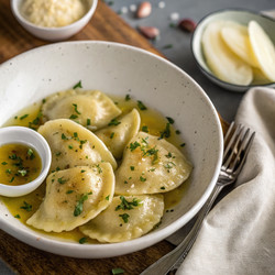 Вид сверху на стандартные пельмени Rerza с гарниром. Генеративный ИИ - RomanZ