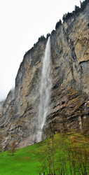 Водопад в Интерлакене, Швейцария. Апрель 2012 года - alekskai