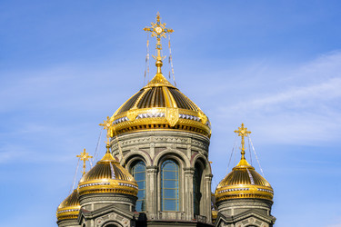 Позолоченные купола на храме Вооруженных сил России в парке Патриот. Московская область - Parabuben