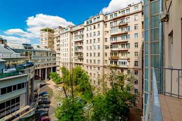 Знаменитый Дом на набережной. ул.Серафимовича,д.2. Москва. Вид с Патриаршего моста - IgorRozhkov