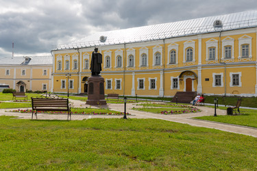 Памятник святому блаженному князю Владимиру Мономаху в Смоленске - gumbao