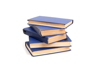 Стопка книг в синих обложках, изолированная на белом фоне - Prokrida
