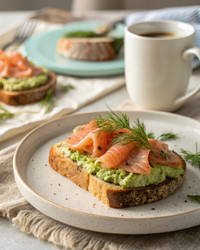 Вкусный современный завтрак с тостами с авокадо и кофе. Генеративный ИИ - RomanZ