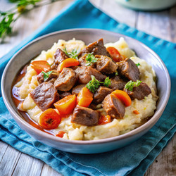 Вкусное тушеное мясо с нежным картофельным пюре. Генеративный искусственный интеллект - RomanZ