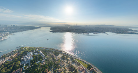 Стамбул, Турция. Панорамный вид с моря на Босфорский пролив, район Фатих, западный и восточный берега. Вид с воздуха - NikitaMaykov