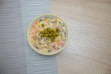 Салат Оливье в тарелке - DanaTrubinsh