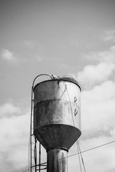 Аист на водонапорной башне черно-белая фотография - AlenaTory