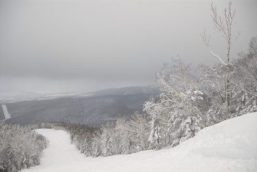 Горнолыжный комплекс «Горный воздух» зимой. Сахалин. View of the ski complex "Gorny Vozduh". Sakhalin. (marka) - marka