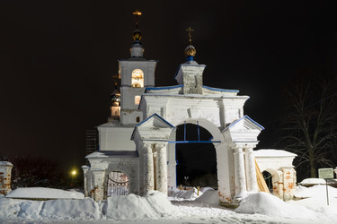 Церковь Преображения Господня в зимнюю ночь в деревне Поводнево, Мышкинский район, Ярославская область, Россия - kostya6969