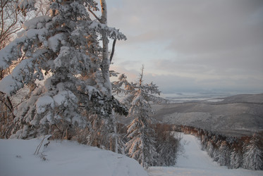 Горнолыжный комплекс «Горный воздух» зимой. Сахалин. View of the ski complex "Gorny Vozduh". Sakhalin. (marka) - marka