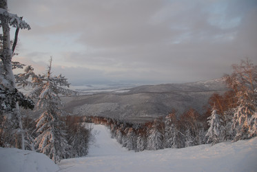 Горнолыжный комплекс «Горный воздух» зимой. Сахалин. View of the ski complex "Gorny Vozduh". Sakhalin. (marka) - marka