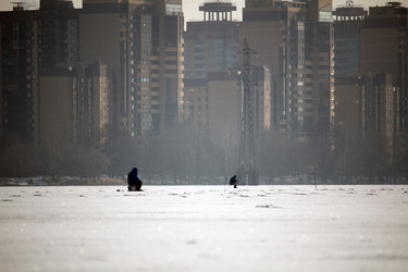 Рыбаки в городе зимой - ArtemFotoAver