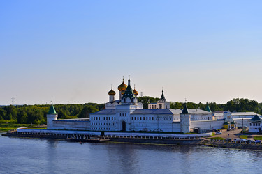 Вид на Ипатьевский монастырь с моста в Костроме - Mishell
