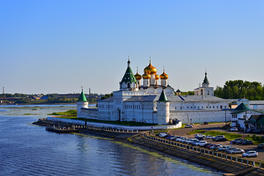 Вид на Ипатьевский монастырь с моста в Костроме - Mishell