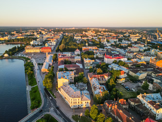 Выборг, вид на крыши города исторический центр с высоты птичьего полета - qvazzimota