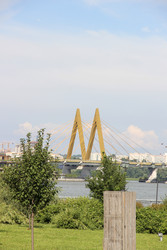  Мост Миллениум с большим желтым пилоном в виде буквы М в Казани - kitikat