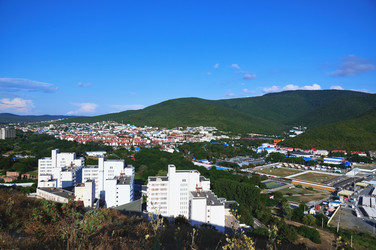 Городской пейзаж среди гор - VeKoAn