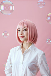 Портрет азиатской женщины, позирующей для рекламной кампании beauty branding - DragonImagesAsia