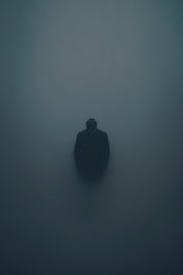 Загадочная фигура, стоящая в одиночестве в туманной атмосфере. Генеративный ИИ - RomanZ