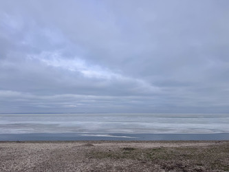 Замерзшее Азовское море под серыми нависшими тучами, Ейск, Краснодарский край - OlgaK