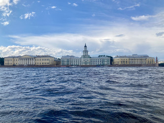 Здание кунсткамеры на реке Нева, Санкт-Петербург - OlgaK